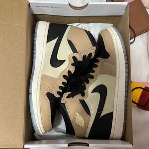 Women’s Jordan 1s High top Black Mushroom